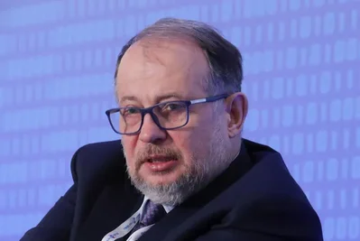 鉄鋼王のVladimir Lisin氏が、アゾフ海で運航を担うVolga Shippingを農業物流グループDemetraに関連する企業に売却しました。この取引は、最近のドローン攻撃によって同地域での商船の航行が制限される前に完了していたと報じられています。