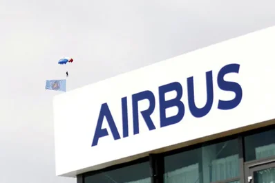 Executivos da BOC Aviation e da Ryanair alertaram a Boeing e a Airbus, no Farnborough Airshow, contra o lançamento de jatos de próxima geração antes da maturidade tecnológica. Sublinharam que modelos atuais como o 737 Max e o Airbus Neo deverão continuar a ser o padrão da indústria na próxima década.