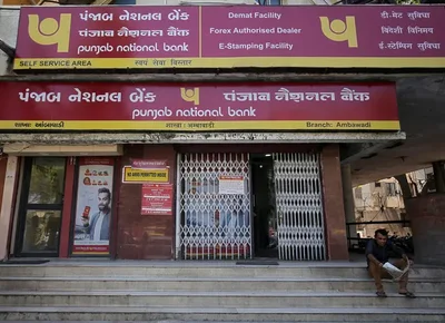 Punjab National BankのAshok Chandra最高経営責任者は、低利回りの個人および法人向け融資を削減する戦略の完了に伴い、2028年度までに貸出成長が加速するとの見通しを示しました。同行は純金利マージンの改善に注力する一方で、現在の貸出成長目標である12%から13%を維持しています。