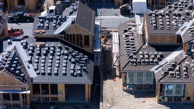 Sales of new US single-family homes rose to a 628,000 annual rate in June, surpassing economist estimates despite persistent affordability challenges. High mortgage rates and inflation continue to sideline potential buyers as the market anticipates potential interest rate hikes from the Federal Reserve.