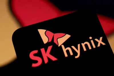 South Korean chipmakers Samsung Electronics and SK Hynix have entered a memory chip supply partnership with major U.S. technology companies valued at 950 billion dollars. SK Hynix will supply 750 billion dollars in chips to firms including Nvidia while Samsung provides 200 billion dollars in hardware to Broadcom.