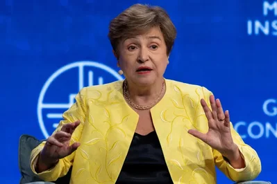 IMF Managing Director Kristalina Georgieva expressed confidence in President Javier Milei's fiscal discipline and efforts to lower inflation during her visit to Buenos Aires. The endorsement comes as the country prepares to manage 32.3 billion dollars in foreign debt obligations due in 2027.