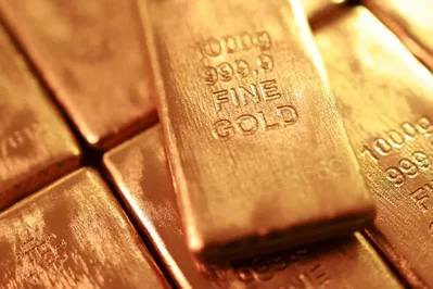 Spot gold fell 0.7% to $4,045.89 per ounce on Tuesday as a firm dollar made bullion more expensive for international buyers. Investors are focusing on the Federal Reserve policy meeting concluding Wednesday for clues on the interest rate outlook amid shifting market expectations for a hike.