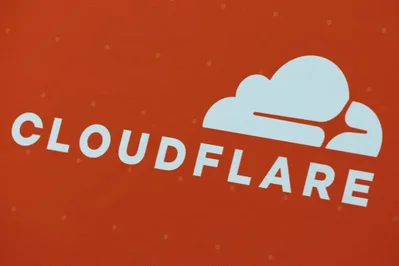 Cloudflare股价大幅上涨16.2%，此前该云服务公司将年度营收预期上调至最高28.7亿美元。公司正受益于人工智能驱动的持续需求，以及旗下Workers开发者平台的增长。