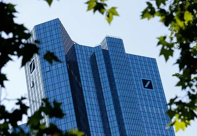 Deutsche Bank 将开始为欧洲机构的人民币跨境交易提供直接处理与结算服务。此举旨在加强金融互联互通，并简化欧洲机构进入中国境内资本市场和流动性基础设施的流程。