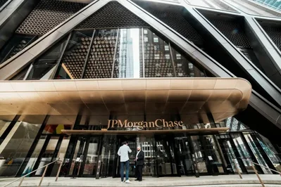 JPMorgan Chase 预计到2027年将维持在亚太地区的现有招聘步伐，此前该行营收实现了显著增长。这一增长主要得益于在台湾、韩国和东南亚等关键市场对人工智能和数据中心的投资。