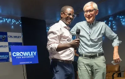 在获得即将卸任的州长Tony Evers的最后支持后，David Crowley在威斯康星州长民主党初选中获胜。Crowley击败了民主社会主义者Francesca Hong，成功晋级大选。