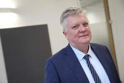 英国央行首席经济学家皮尔表示，更强劲的英国经济增长巩固了支持提高借贷成本的理由。第二季度数据显示，英国经济增长了0.4%。