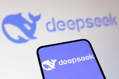 A startup de inteligência artificial chinesa DeepSeek anunciou planos para subir os preços da API dos modelos V4 em até 1100 por cento. A empresa também vai introduzir estruturas de preços de pico e fora de pico a partir de 17 de agosto.