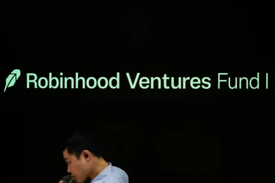 Robinhood在首次公开募股中筹集2.255亿美元后，正式推出了其第二只风险投资基金。该基金旨在让散户投资者能够投资于来自初创企业加速器的早期私营公司。