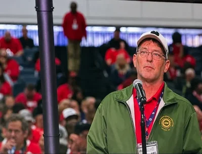 UAW 第二个地方工会已向美国国家劳工关系委员会提起诉讼，指控 Ford 违反了关于申诉程序的国家合同。工会声称 Ford 粗暴拒绝有效申诉，而这家汽车制造商则为其实施更严格的工作场所安全保卫政策进行了辩护。