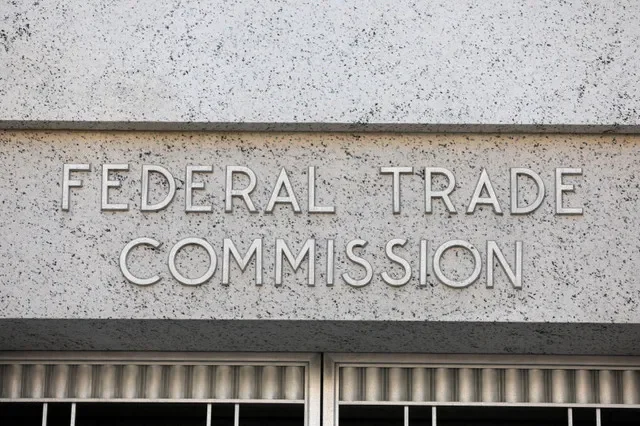 Placa visível na sede da Federal Trade Commission em Washington, D.C., Estados Unidos, a 29 de agosto de 2020. REUTERS/Andrew Kelly