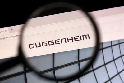 Guggenheim Strategic Opportunities Fund 的股份在遭沽空機構質疑其分派實務後，跌至十七年來的最低水平。該基金在有關報告對其如何向股東支付分派提出疑問後錄得跌幅。