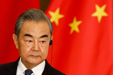 China e Indonesia impulsan cooperación militar y mineral