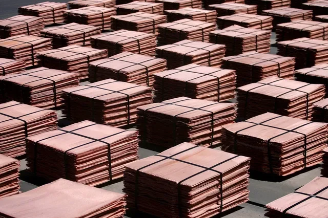 FILE PHOTO: Sheets of copper cathodes are seen at the copper cathodes plant inside the La Escondida copper mine near Antofagasta, about 1545km (980 miles) north of Santiago city and 3100 meters (10,170 feet) above sea level, March 31, 2008. REUTERS/Ivan Alvarado/File Photo