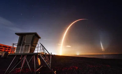 Lanzamiento de SpaceX ilumina la costa este