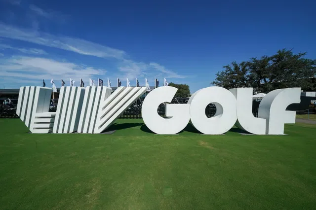 28 tháng 6, 2025; Carrollton, Texas, Hoa Kỳ; Logo LIV Golf gần điểm phát bóng đầu tiên trong vòng hai của giải đấu LIV Golf Dallas tại Maridoe Golf Club. Tín dụng bắt buộc: Raymond Carlin III-Imagn Images