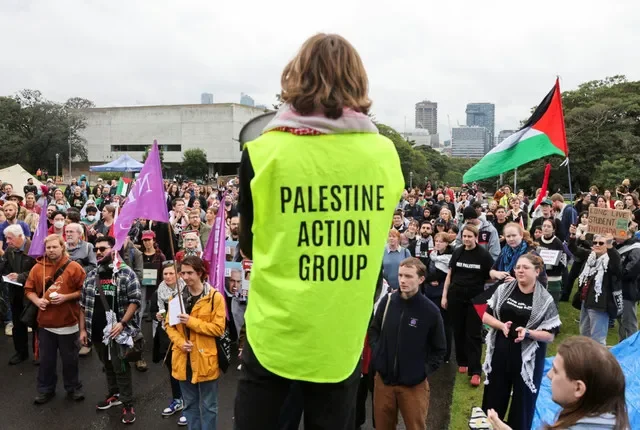 FILE PHOTO: Members of the Palestine Action Group gather ahead of a rally, amid the ongoing conflict between Israel and the Palestinian Islamist group Hamas, in Sydney, Australia May 3, 2024. REUTERS/Alasdair Pal/File Photo