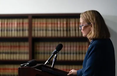 Arizona presenta 48 demandas contra Trump