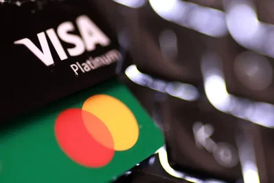 Visa與Mastercard在敘利亞完成了首批國際銀行卡交易。此前美國將敘利亞從支持恐怖主義國家名單中剔除，有助該國重新融入全球金融體系。