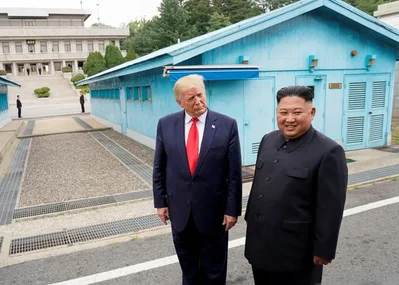 韩国支持恢复与朝鲜对话的努力，但希望确保维持防务战备状态且首尔不被边缘化。官员强调需要在朝核问题上取得实质性进展。