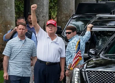 Trump Offers West Palm Golf Club as Presidential Course