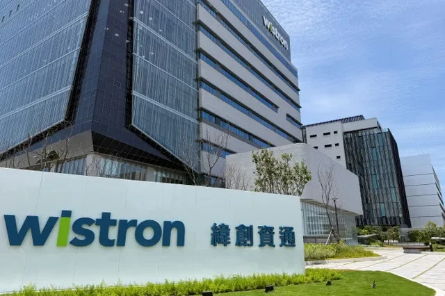 ภาพมุมกว้างของสำนักงานใหญ่ฝ่ายปฏิบัติการระดับโลกแห่งใหม่ของ Wistron ผู้ผลิตอุปกรณ์อิเล็กทรอนิกส์ ในเมืองซินจู๋ ไต้หวัน เมื่อวันที่ 19 มิถุนายน 2025 รอยเตอร์/Wen-Yee Lee