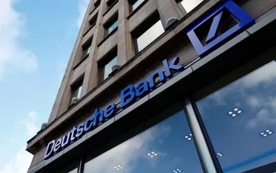 Deutsche Bank has reached an undisclosed settlement with a former employee over a multimillion dollar damages claim. The banker had sought damages related to 2008 Monte dei Paschi trades. Four similar lawsuits remain pending in London.
