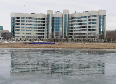 Kazakhstan has suspended enforcement proceedings to recover five billion dollars from the NCOC oil consortium. The move comes amid an ongoing legal dispute over environmental violations at the Kashagan field.