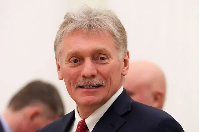 O porta-voz do Kremlin, Dmitry Peskov, participa de uma reunião entre o presidente da Rússia, Vladimir Putin, e o presidente da República Centro-Africana, Faustin-Archange Touadéra, no Kremlin, em Moscou, Rússia, em 5 de março de 2026. Alexander Zemlianichenko/Pool via REUTERS