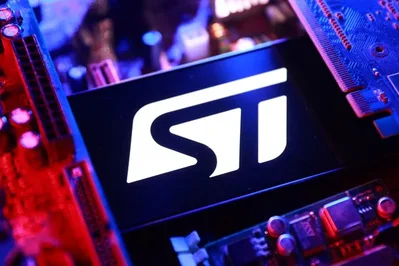 STMicroelectronics預計其2027年20億美元AI收入目標的五分之四將來自光纖數據鏈路。冷卻系統和電源轉換將提供其餘份額，服務器電源收入預計稍後實現。