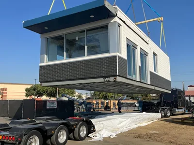 The first 7 Brew coffee location in Visalia arrived as a modular building at the former Cask n Cleaver site. The drive-through stand is expected to open late this year or early next year and employ over seventy workers.