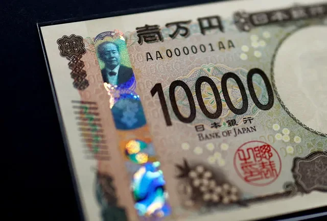 日本東京日本央行貨幣博物館展出的新版10,000日圓紙鈔上的防偽全息圖