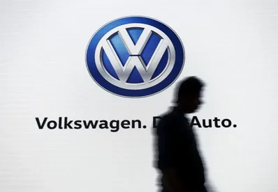 Volkswagen is discussing a strategic partnership with India's JSW Group to improve local competitiveness. The collaboration aims to expand vehicle production, share platforms, and increase local sourcing in the Indian market.