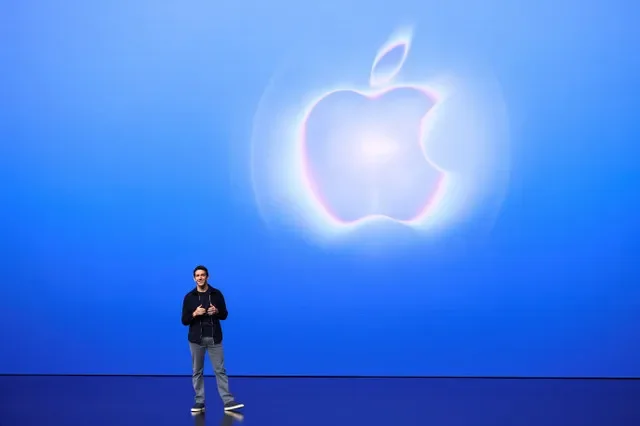 2026年9月9日,在加州庫比蒂諾園區史蒂夫·賈伯斯劇院舉行的Apple發表會上,新任Apple執行長約翰·特納斯發表談話。路透社/卡洛斯·巴里亞