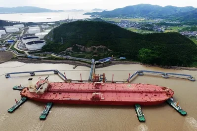 Refinerías chinas buscan crudo