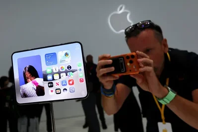 Apple在新任行政總裁約翰·特納斯的帶領下，宣布推出售價1999美元的首款摺疊屏手機Duo。該公司還推出了iPhone 18 Pro，以及新款AirPods和主打健康功能的Apple Watch。