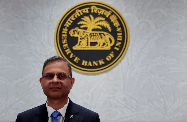 ซันเจย์ มัลโฮตรา ผู้ว่าการธนาคารกลางอินเดีย (RBI) เข้าร่วมการแถลงข่าวภายหลังการประชุมทบทวนนโยบายการเงินในมุมไบ ประเทศอินเดีย วันที่ 5 สิงหาคม 2026 REUTERS/ฟรานซิส มาสคาเรนฮาส