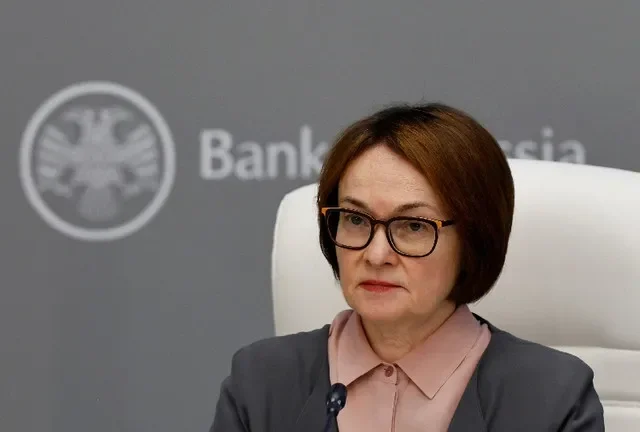 FOTO DE ARCHIVO: Elvira Nabiúllina, gobernadora del Banco Central de Rusia, asiste a una conferencia de prensa en Moscú, Rusia, el 24 de julio de 2026. REUTERS/Yulia Morozova/Foto de archivo