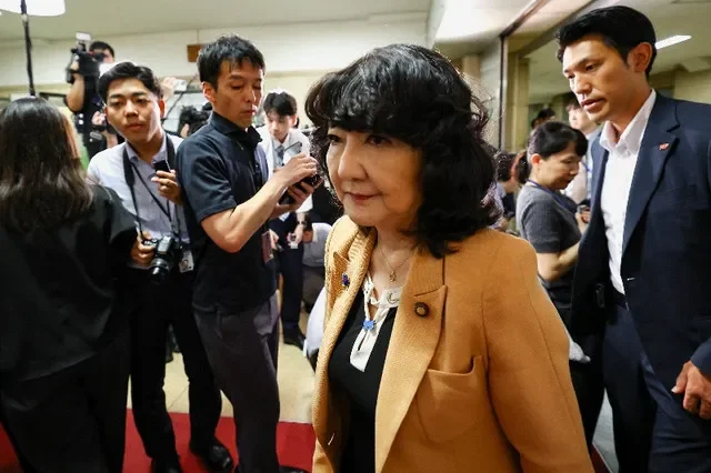 2026年8月3日,日本东京,日本财务大臣片山皋月抵达财务省后,就美日联合外汇行动向媒体发表讲话后离开。REUTERS/Issei Kato