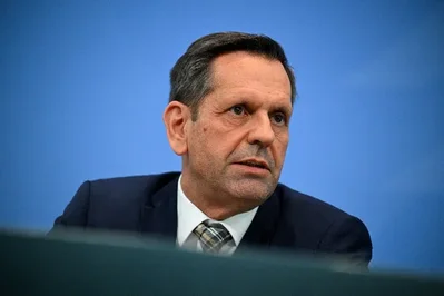 มุขมนตรีรัฐนีเดอร์ซัคเซินรับมือการลดคนของ VW และกระแสพรรค AfD