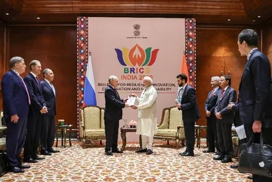 Modi e Putin fortalecem laços entre Índia e Rússia
