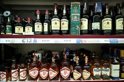 Trump eliminará los aranceles de EE. UU. al whisky irlandés