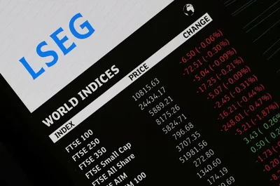 Defensive stocks lift FTSE 100