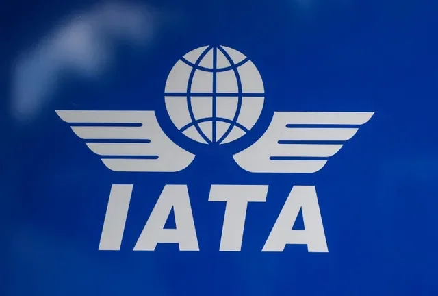 Biểu trưng của Hiệp hội Vận tải Hàng không Quốc tế (IATA) được trưng bày tại Geneva, Thụy Sĩ, ngày 28 tháng 4 năm 2026. REUTERS/Denis Balibouse