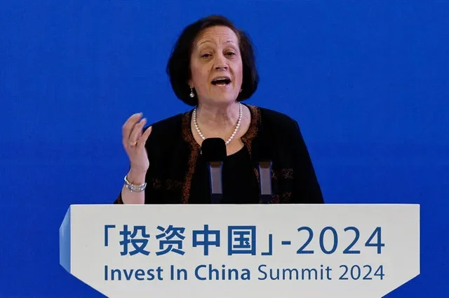 A presidente do conselho e CEO da Otis, Judy Marks, discursa na Cúpula Invest in China 2024, em Pequim, China, em 26 de março de 2024. REUTERS/Tingshu Wang