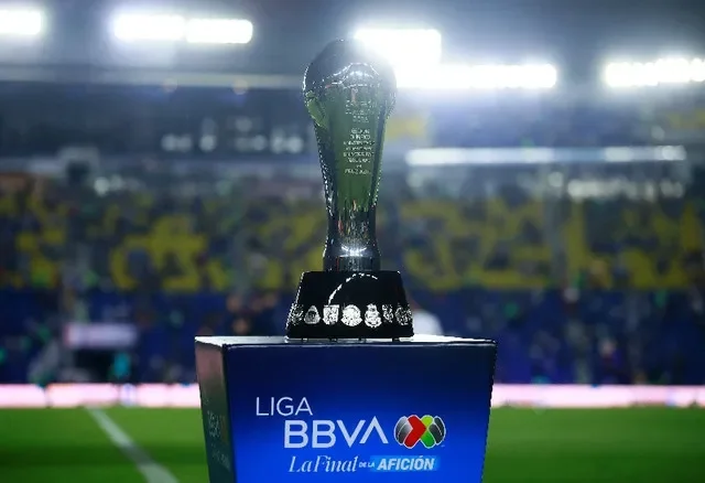 ฟุตบอล - Liga MX - รอบชิงชนะเลิศ - เลกแรก - Cruz Azul พบ Pumas UNAM - สนามกีฬา Estadio Ciudad de los Deportes, เม็กซิโกซิตี, เม็กซิโก - 21 พฤษภาคม 2026 ภาพรวมของถ้วยรางวัล Liga MX ก่อนการแข่งขัน รอยเตอร์/Eloisa Sanchez