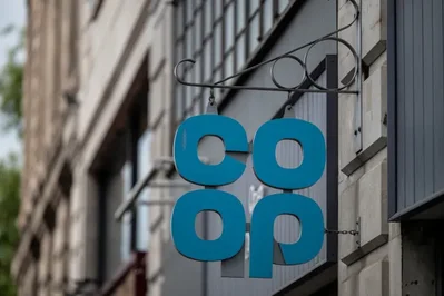 Cơ quan giám sát của Vương quốc Anh cảnh báo thương vụ Co-op có thể làm giảm cạnh tranh