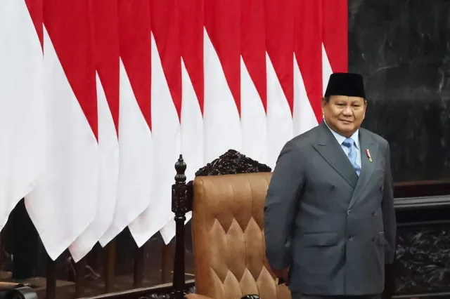 FILE PHOTO: Indonesian President Prabowo Subianto looks on as he arrives at the parliament building on the day he is set to deliver his speech on his 2027 budget proposals to members of Parliament, in Jakarta, Indonesia, August 14, 2026. REUTERS/Stringer/File Photo