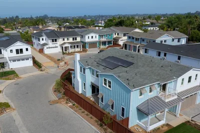 Inícios de construção de casas nos EUA recuperam em agosto